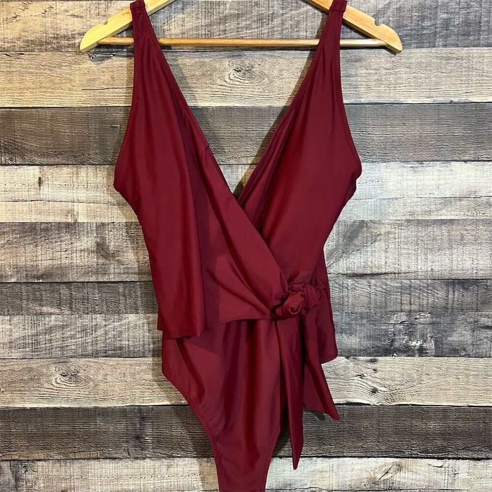 Cupshe Women's V-Neck Side Tie One Piece Swimsuit Maroon Size M‎